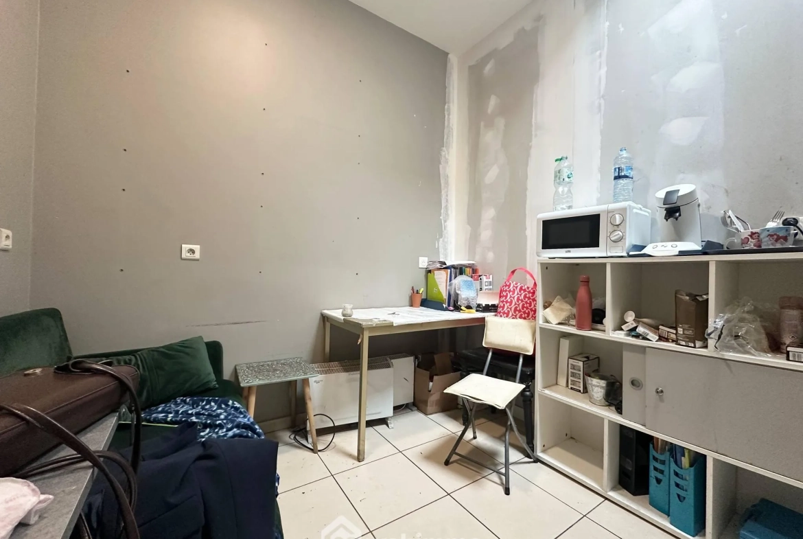Local commercial de 89 m² à Laon avec vitrine en emplacement stratégique 