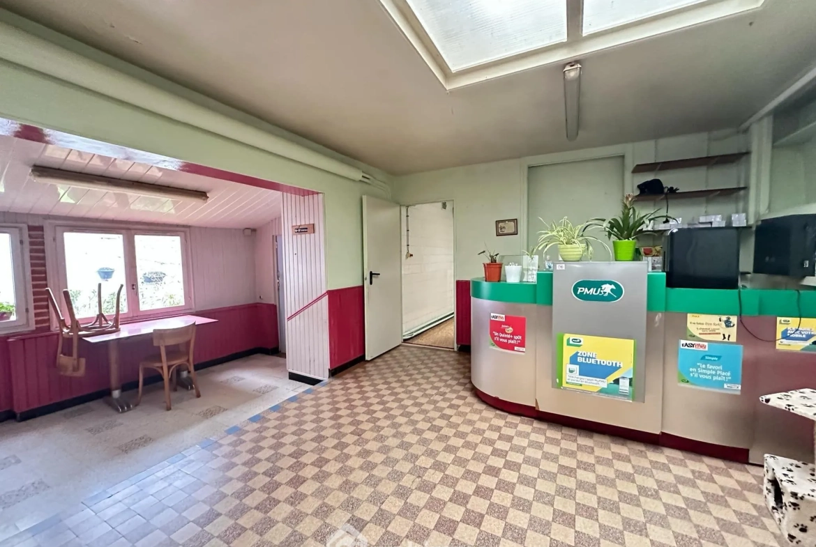 Immeuble de 305 m² à vendre à Crécy-sur-Serre - Opportunité commerciale et résidentielle 