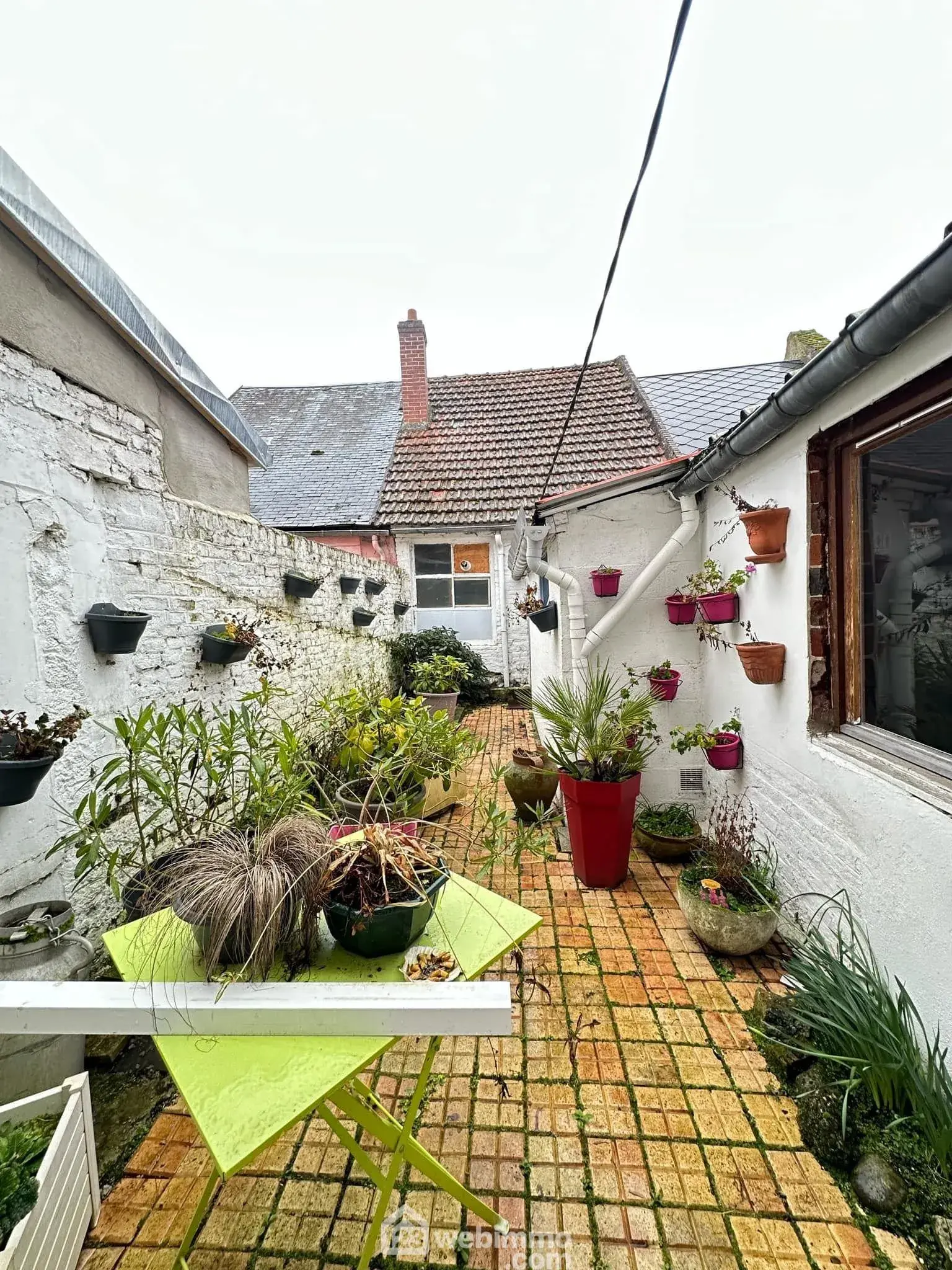 Immeuble de 305 m² à vendre à Crécy-sur-Serre - Opportunité commerciale et résidentielle 