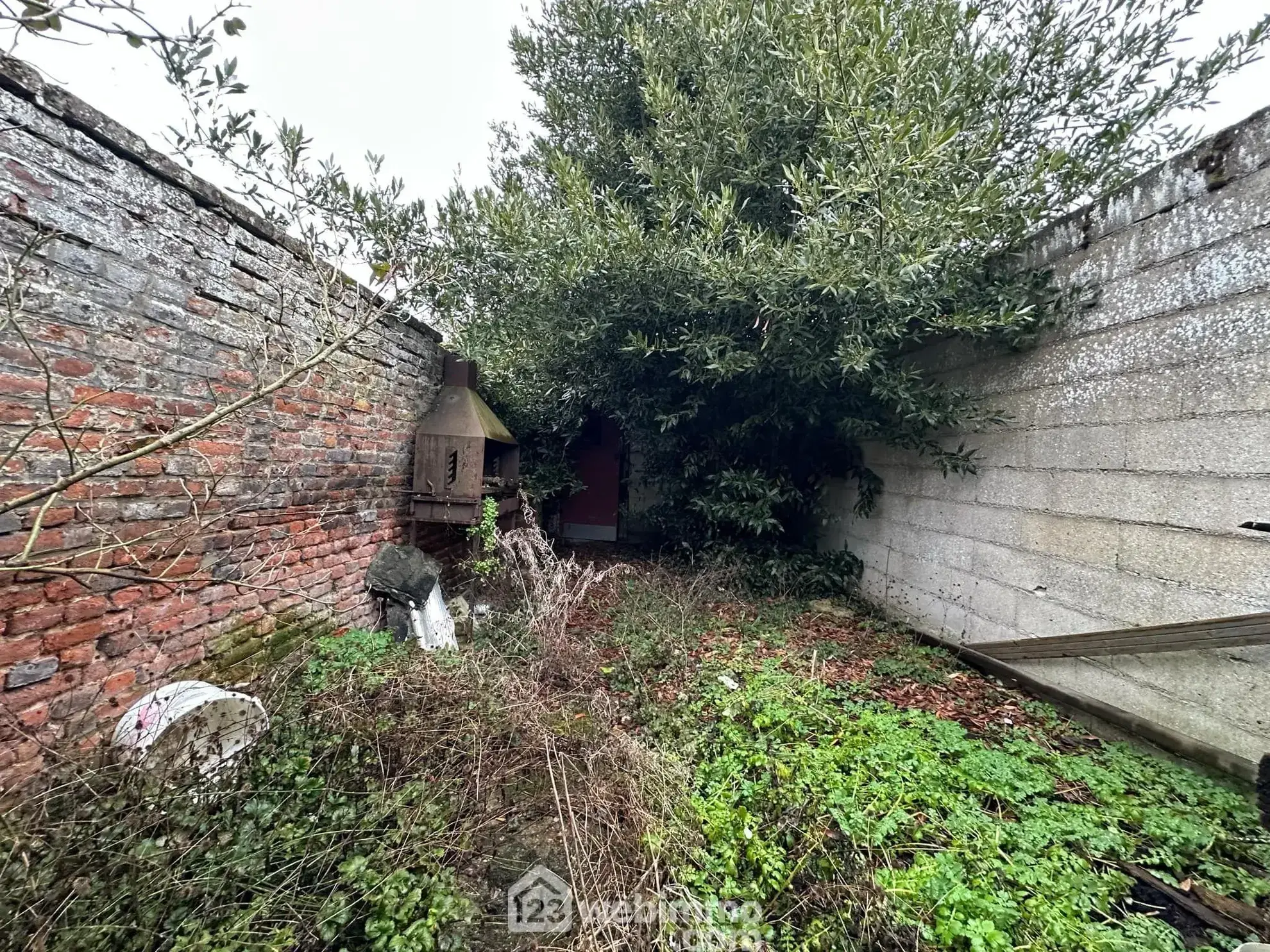 Immeuble de 305 m² à vendre à Crécy-sur-Serre - Opportunité commerciale et résidentielle 