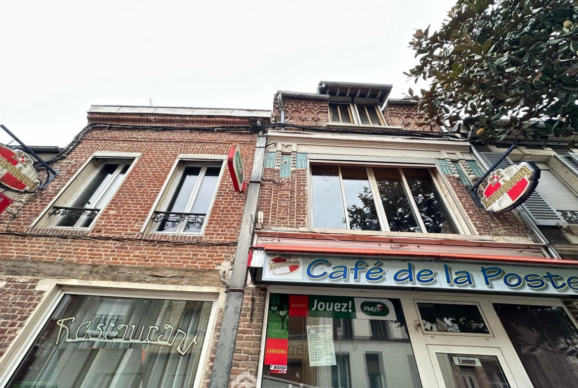 Immeuble de 305 m² à vendre à Crécy-sur-Serre - Opportunité commerciale et résidentielle 