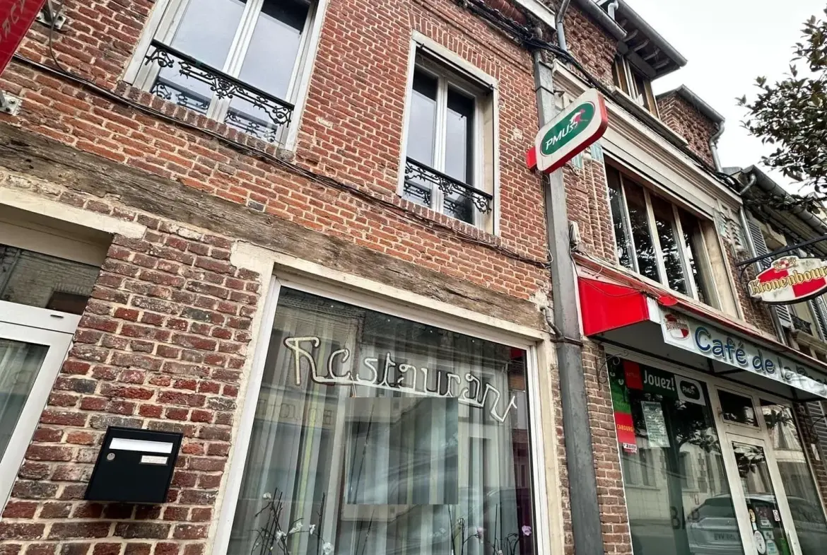 Immeuble de 305 m² à vendre à Crécy-sur-Serre - Opportunité commerciale et résidentielle 