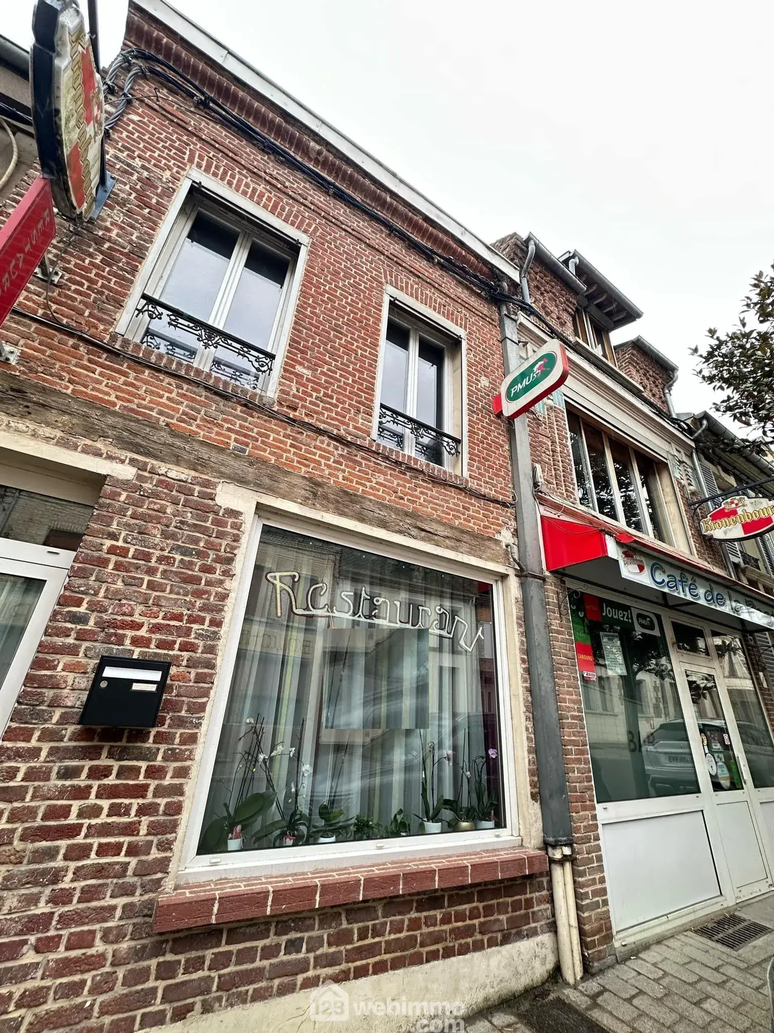 Immeuble de 305 m² à vendre à Crécy-sur-Serre - Opportunité commerciale et résidentielle 