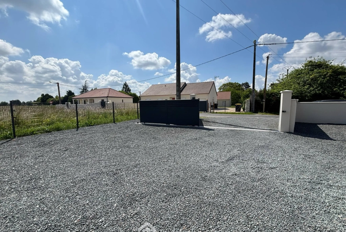 Maison moderne de 105 m² à Châtellerault avec terrain clos et garage 