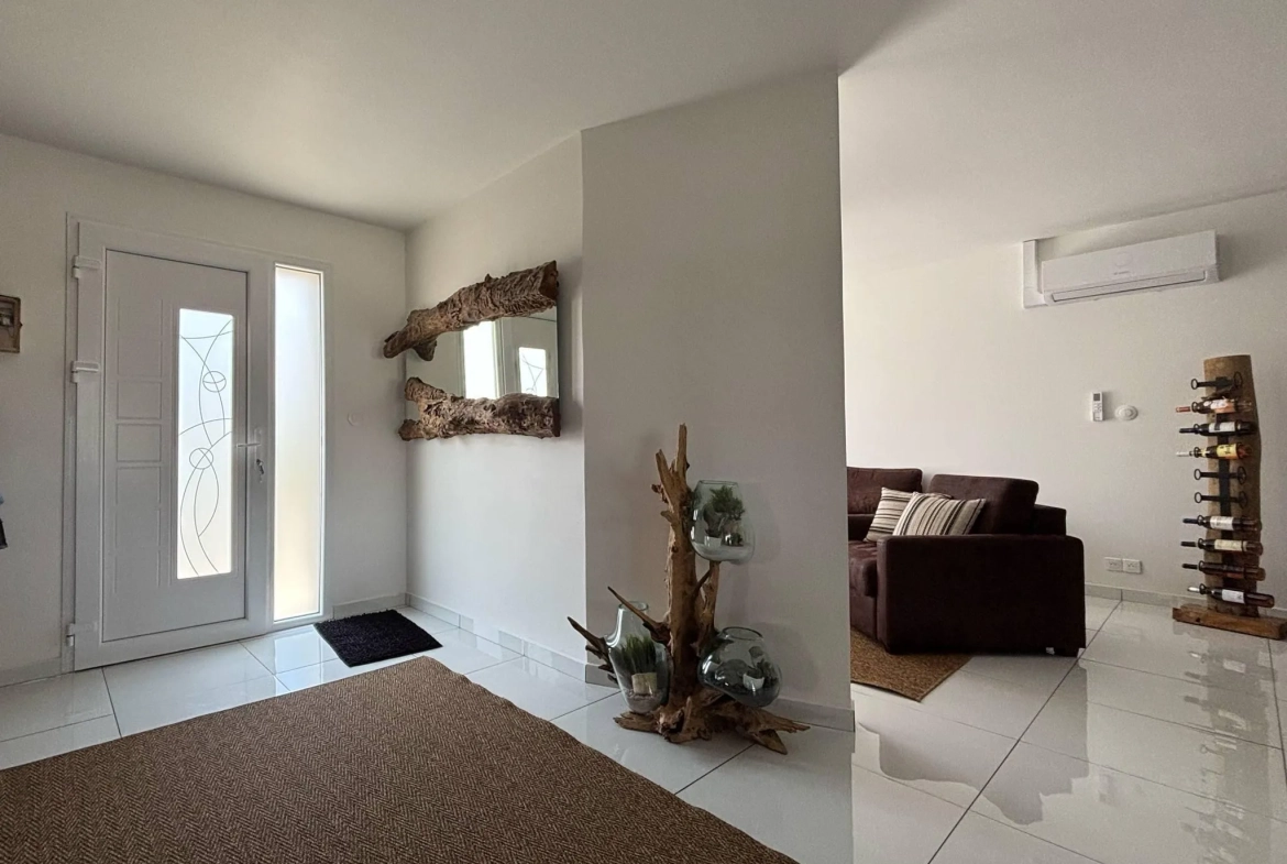 Maison moderne de 105 m² à Châtellerault avec terrain clos et garage 