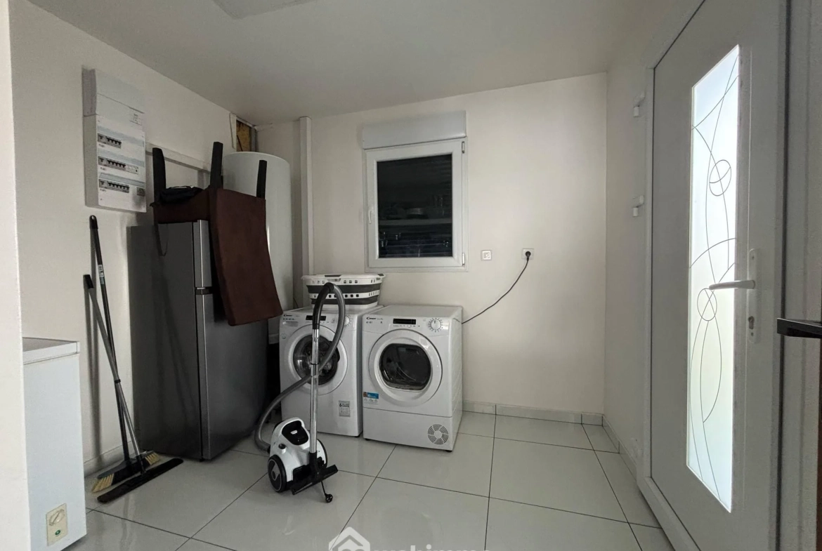 Maison moderne de 105 m² à Châtellerault avec terrain clos et garage 