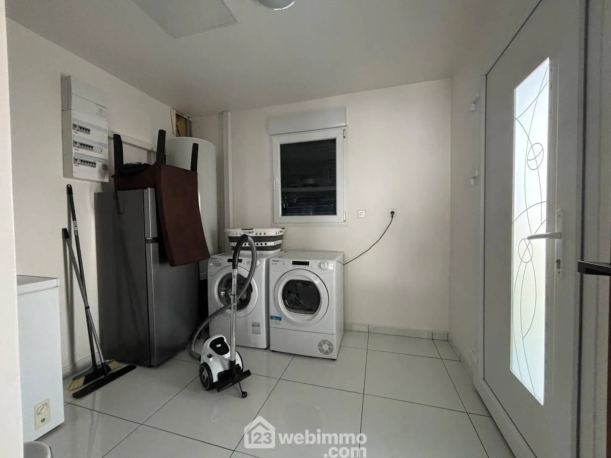 Maison moderne de 105 m² à Châtellerault avec terrain clos et garage 