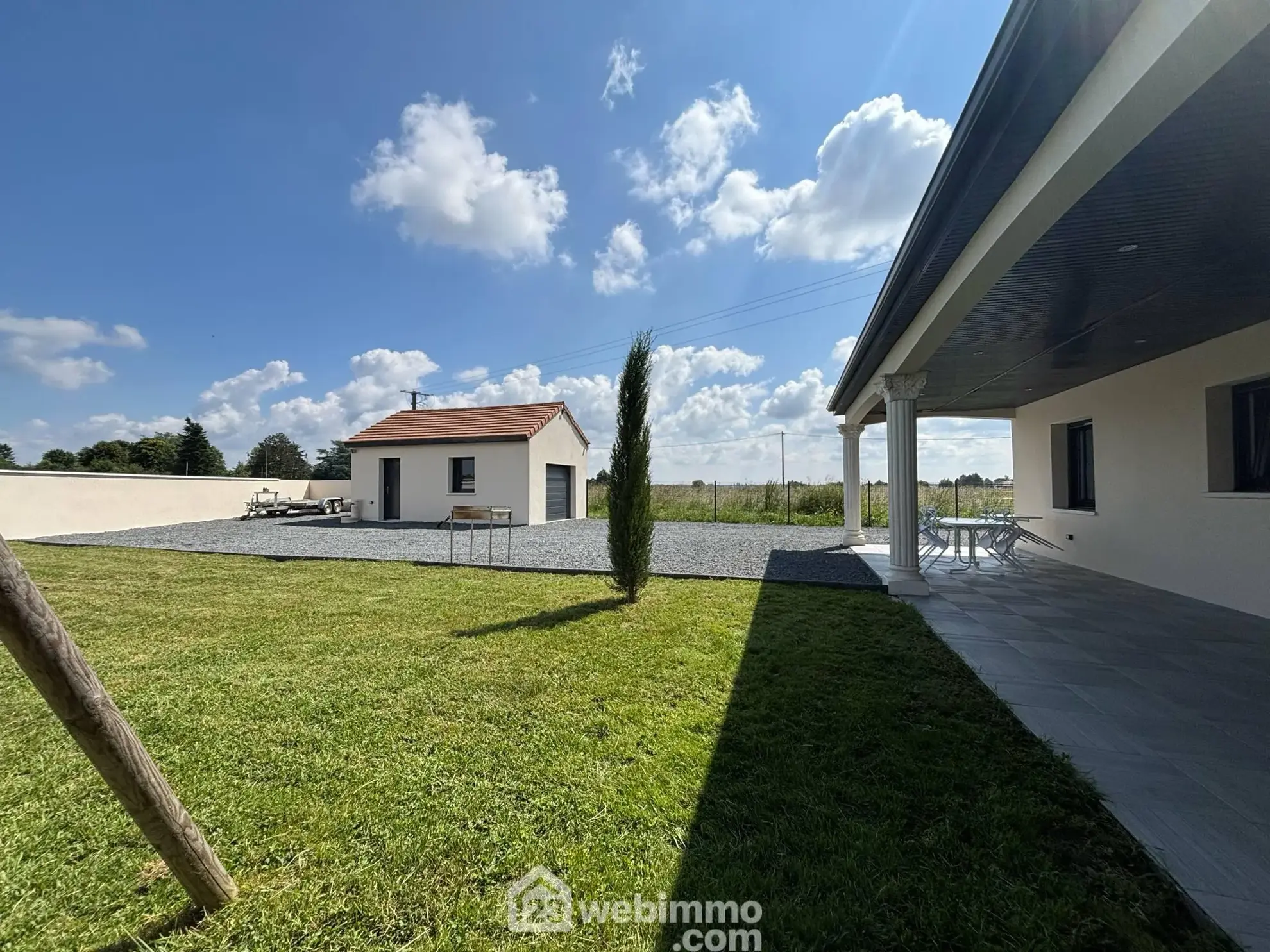 Maison moderne de 105 m² à Châtellerault avec terrain clos et garage 