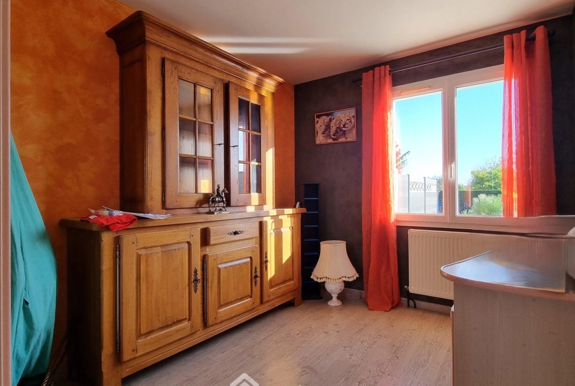 Villa de 143 m² avec piscine à Migné-Auxances près de Poitiers 