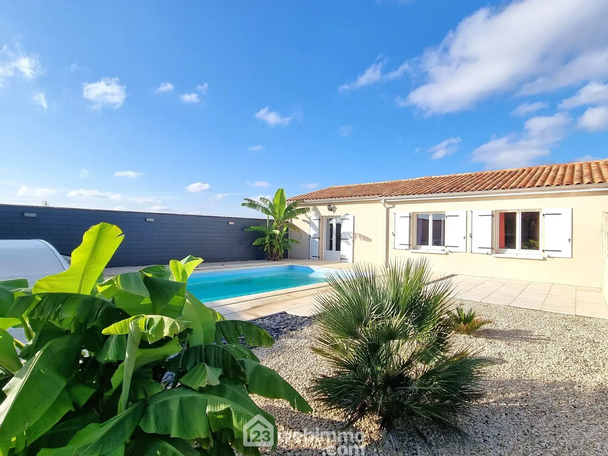 Villa de 143 m² avec piscine à Migné-Auxances près de Poitiers 