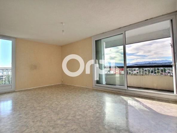 Appartement T4 avec vue Pyrénées à Hauts de Billère, dernier étage avec parking
