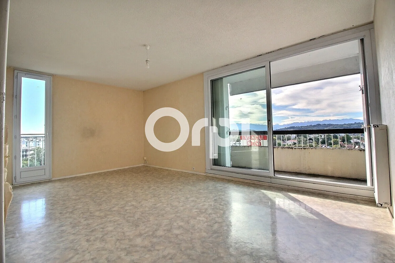 Appartement T4 avec vue Pyrénées à Hauts de Billère, dernier étage avec parking 