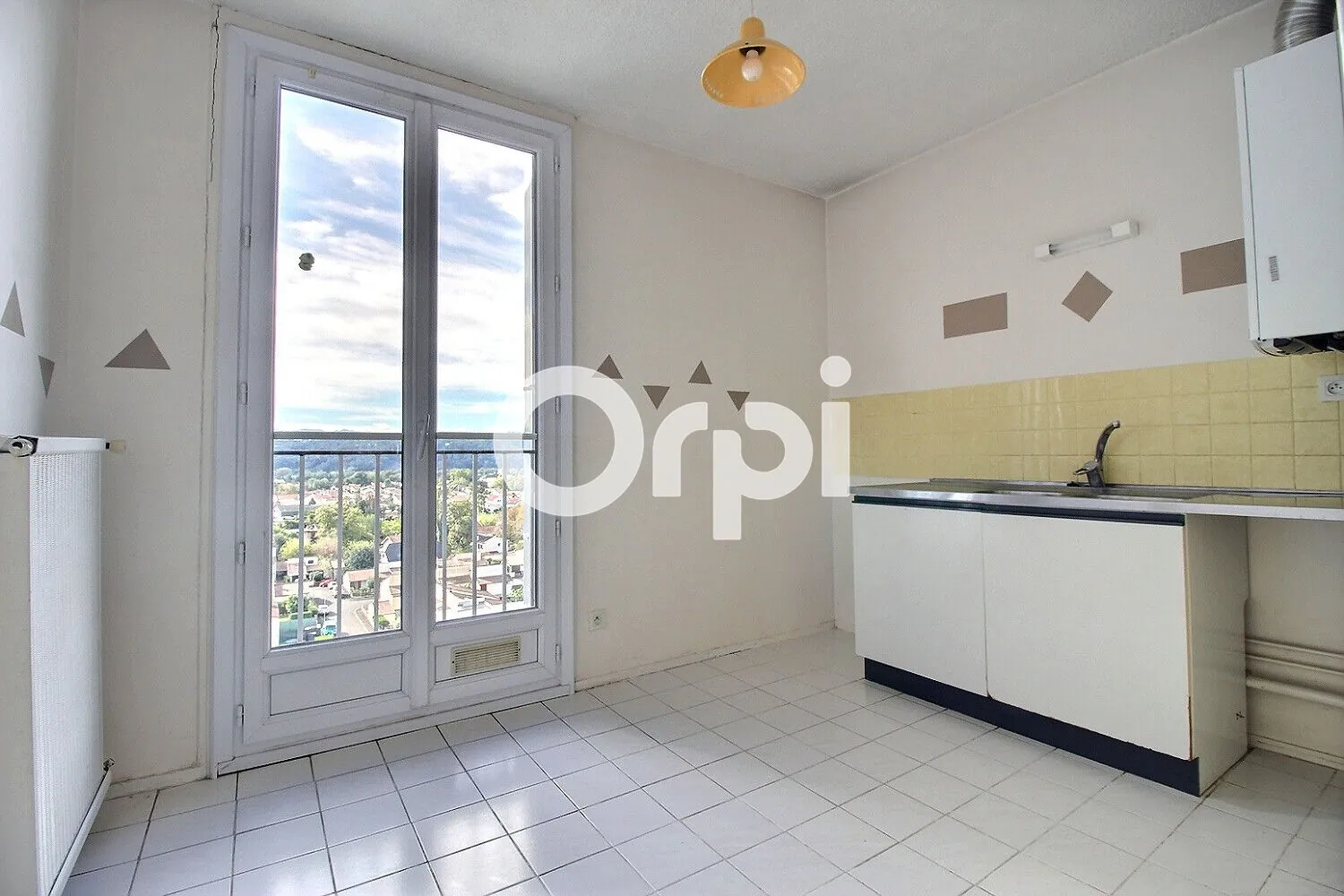 Appartement T4 avec vue Pyrénées à Hauts de Billère, dernier étage avec parking 
