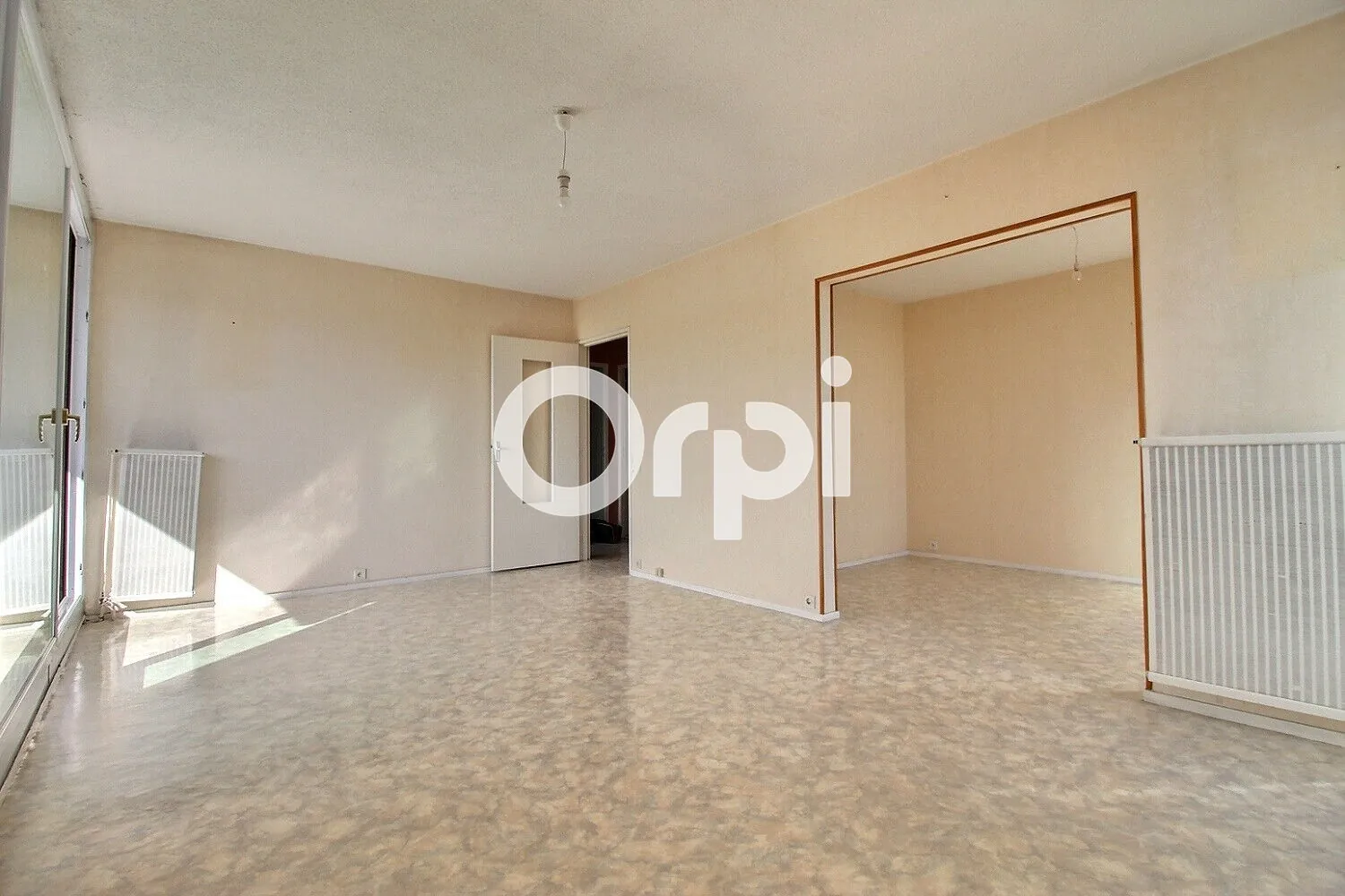 Appartement T4 avec vue Pyrénées à Hauts de Billère, dernier étage avec parking 