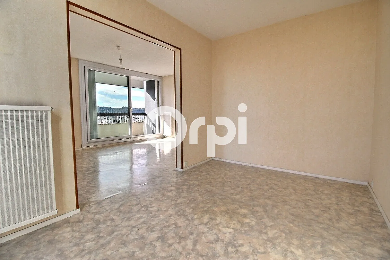 Appartement T4 avec vue Pyrénées à Hauts de Billère, dernier étage avec parking 