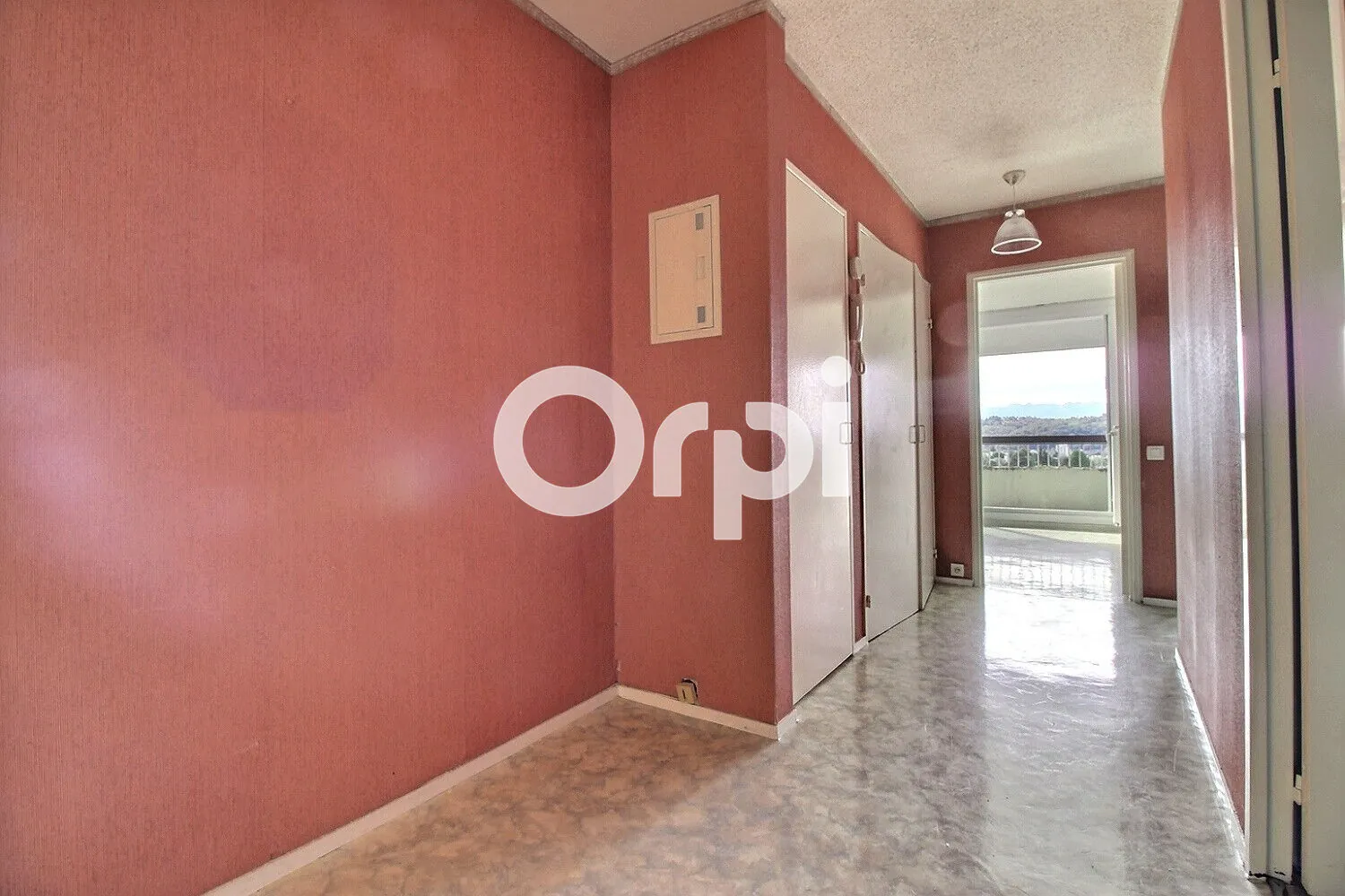 Appartement T4 avec vue Pyrénées à Hauts de Billère, dernier étage avec parking 