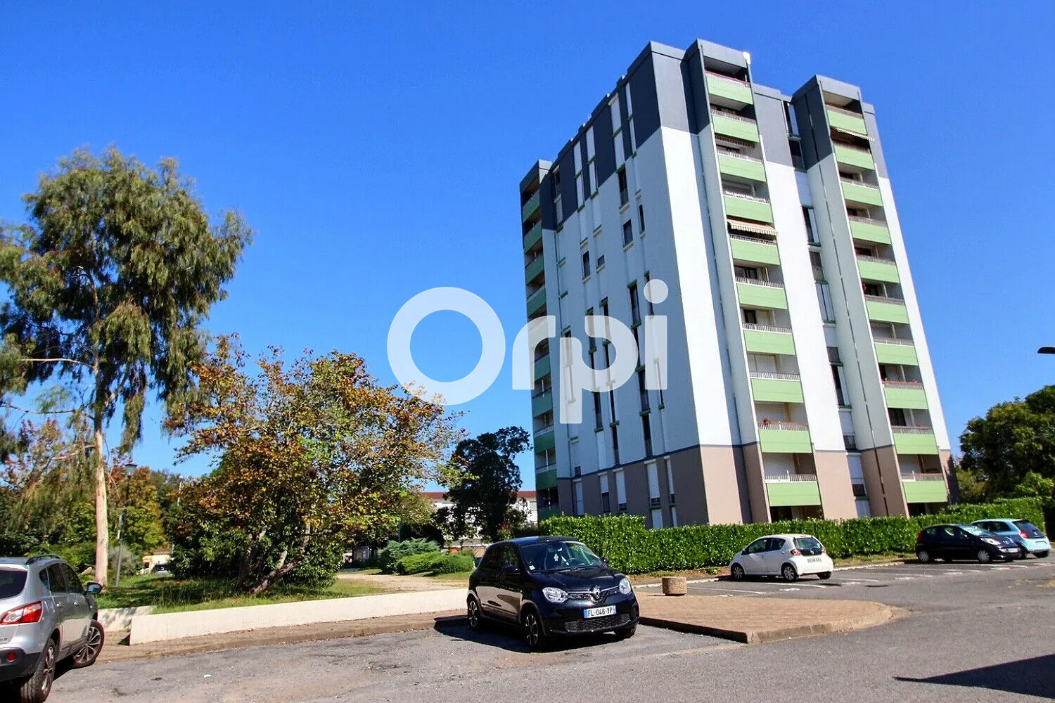 Appartement T4 avec vue Pyrénées à Hauts de Billère, dernier étage avec parking 