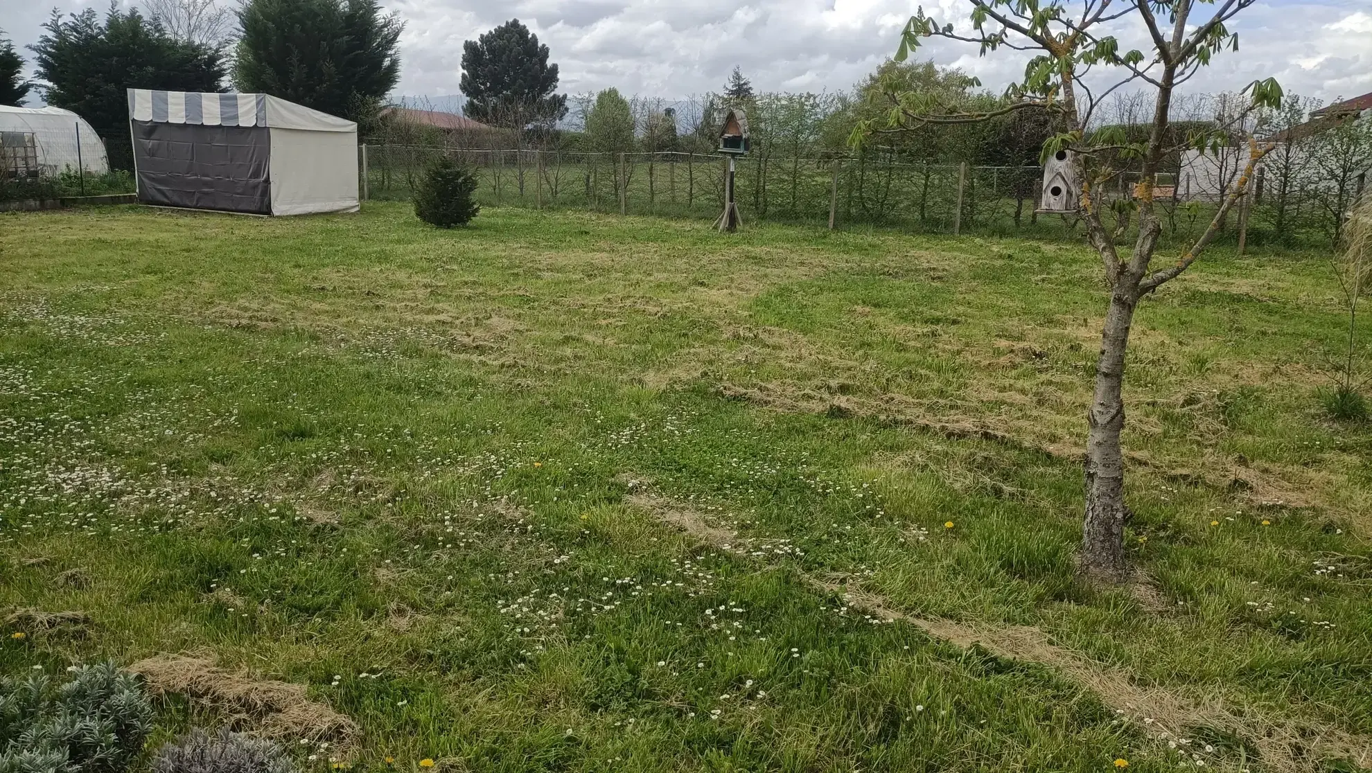Terrain constructible de 1123 m² à Précieux, secteur Montbrison-Saint-Étienne 