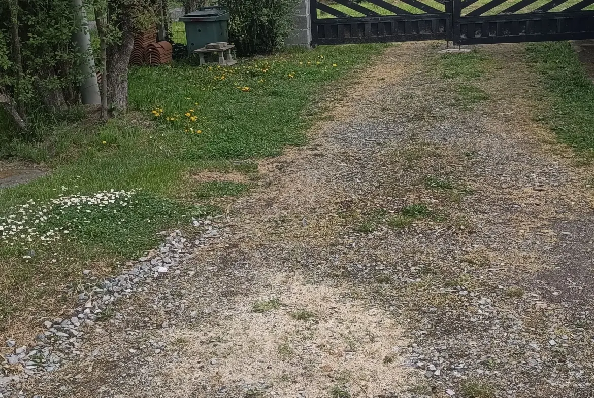 Terrain constructible de 1123 m² à Précieux, secteur Montbrison-Saint-Étienne 