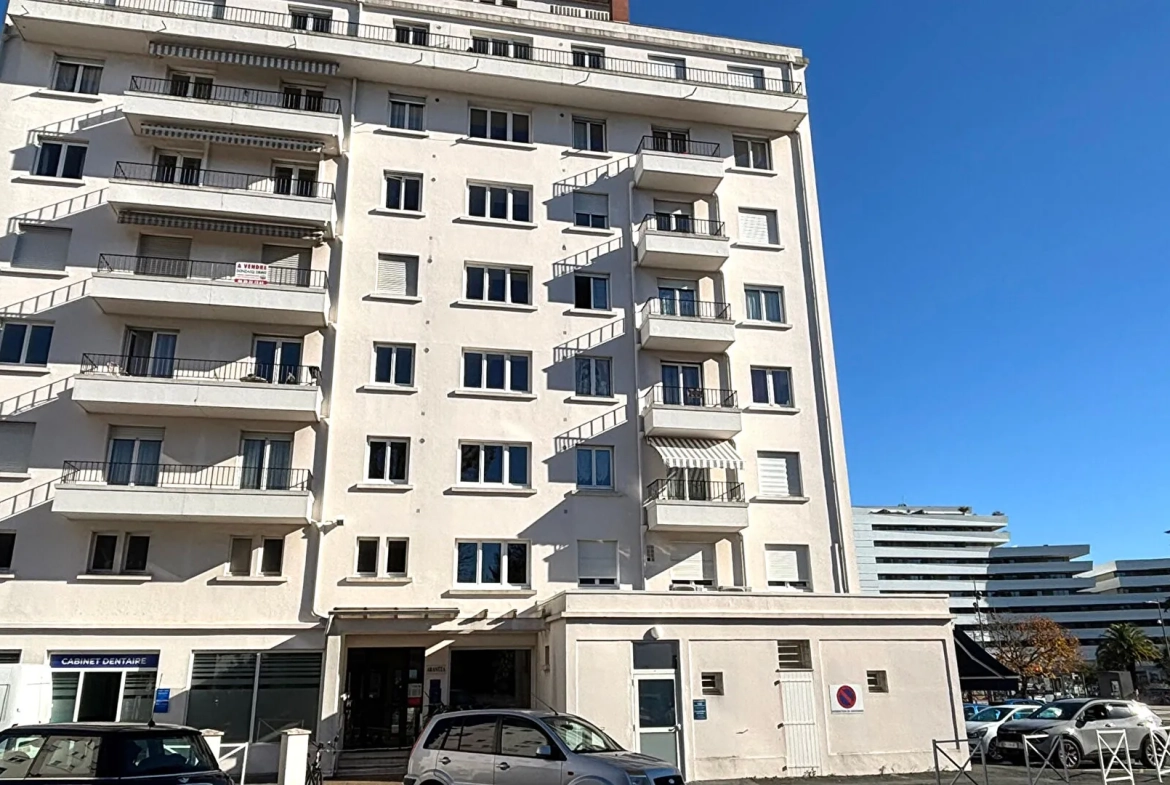 Appartement 3 pièces de 70 m² à Anglet Bernain avec cave et garage en option 