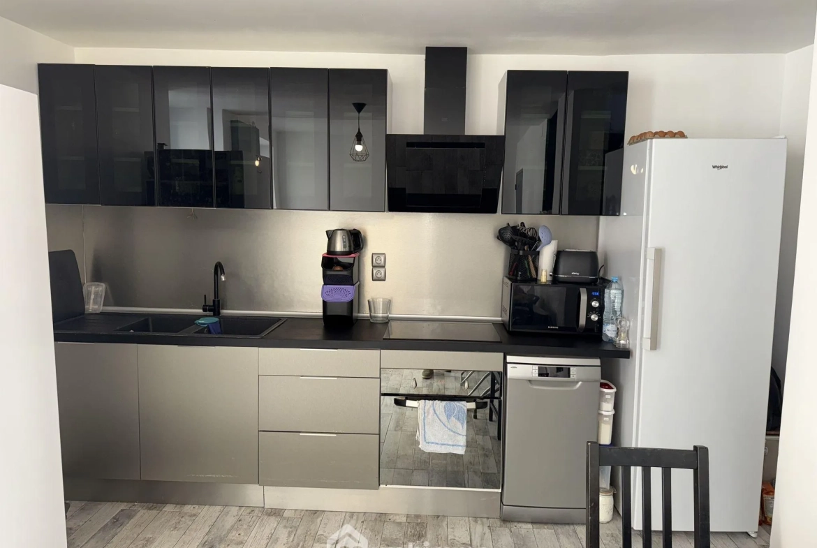 Maison de 105 m² avec deux appartements louables à Vauvert - Investissement ou résidence 