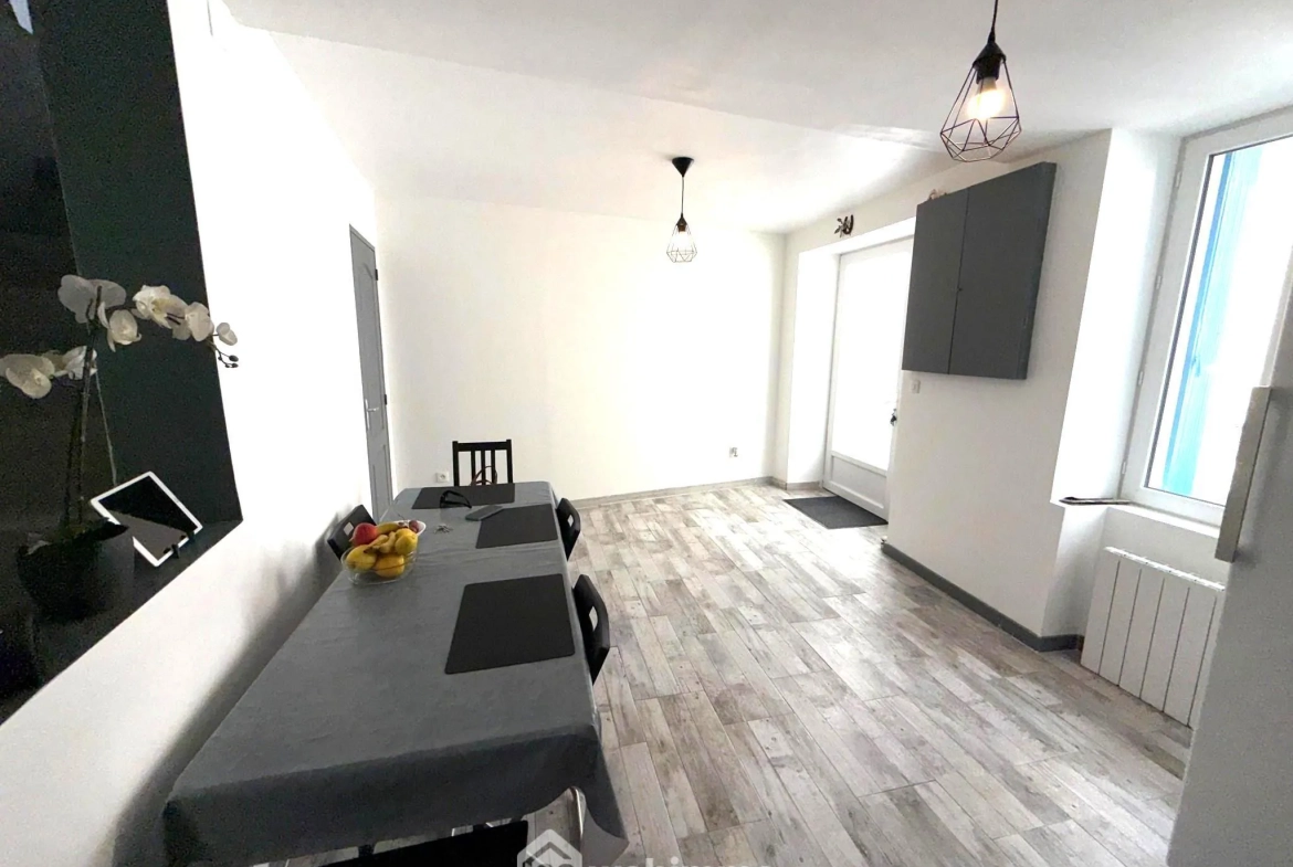 Maison de 105 m² avec deux appartements louables à Vauvert - Investissement ou résidence 