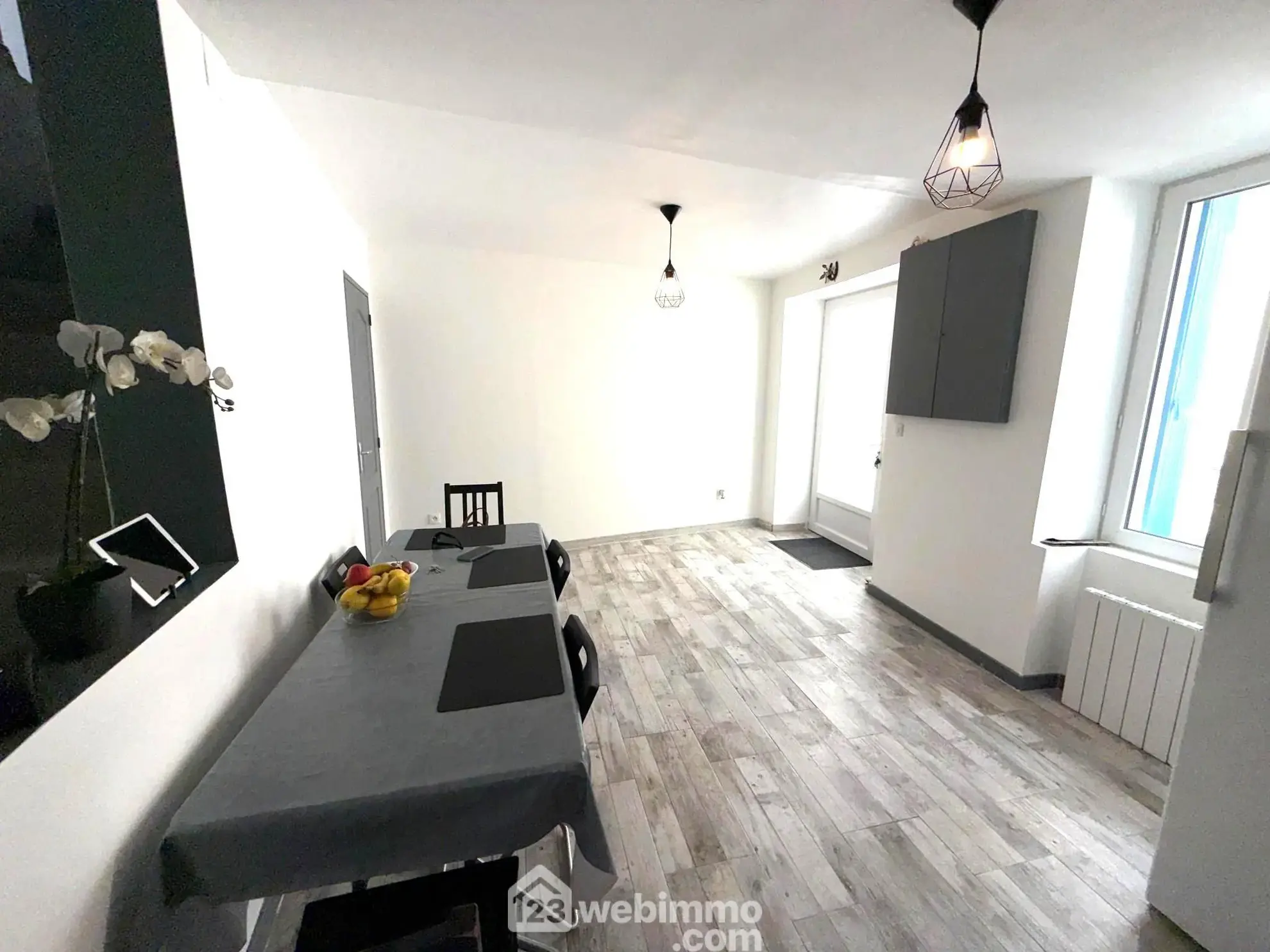 Maison de 105 m² avec deux appartements louables à Vauvert - Investissement ou résidence 