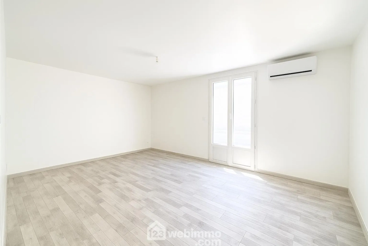 Maison de 105 m² avec deux appartements louables à Vauvert - Investissement ou résidence 