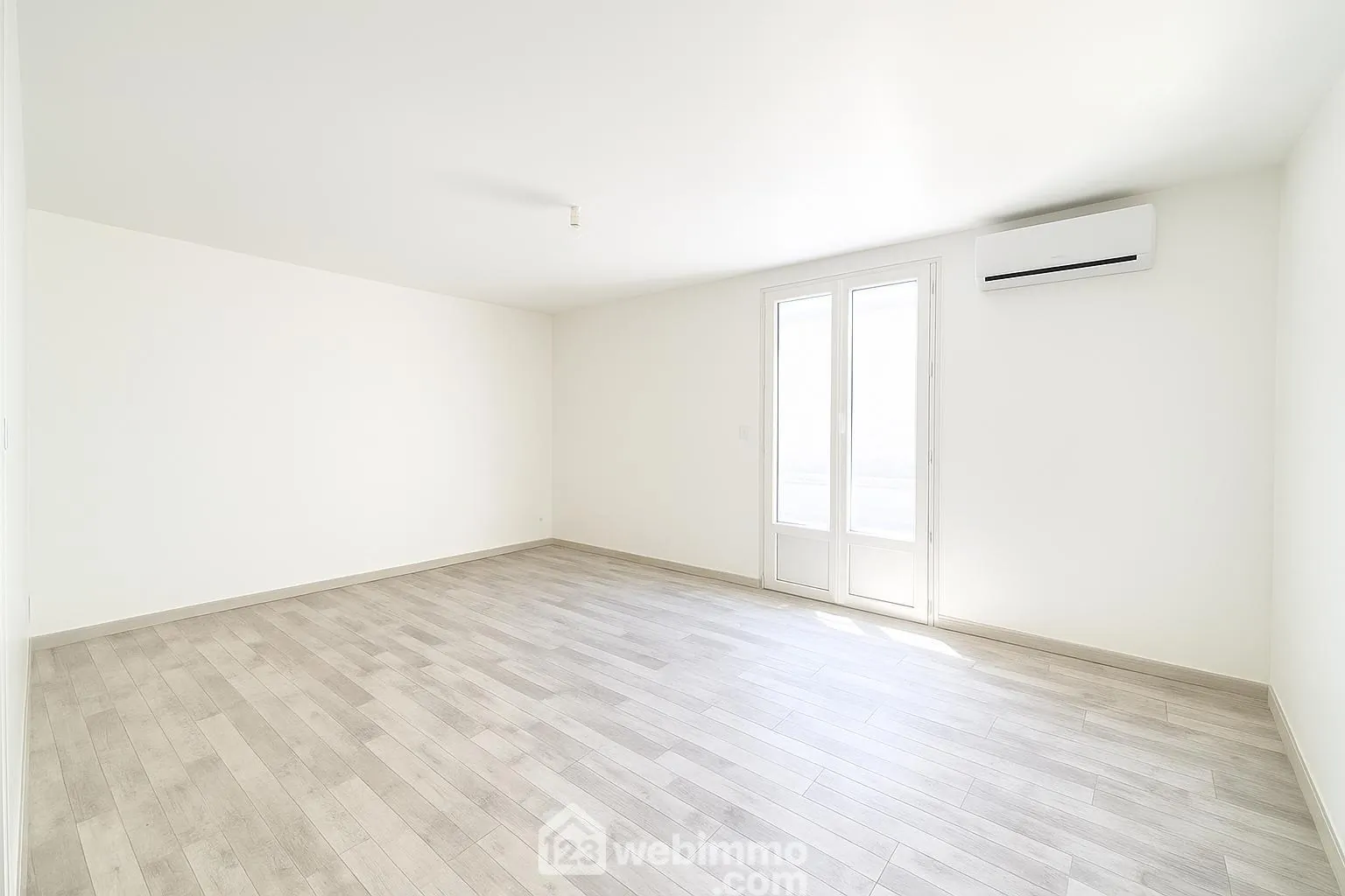 Maison de 105 m² avec deux appartements louables à Vauvert - Investissement ou résidence 
