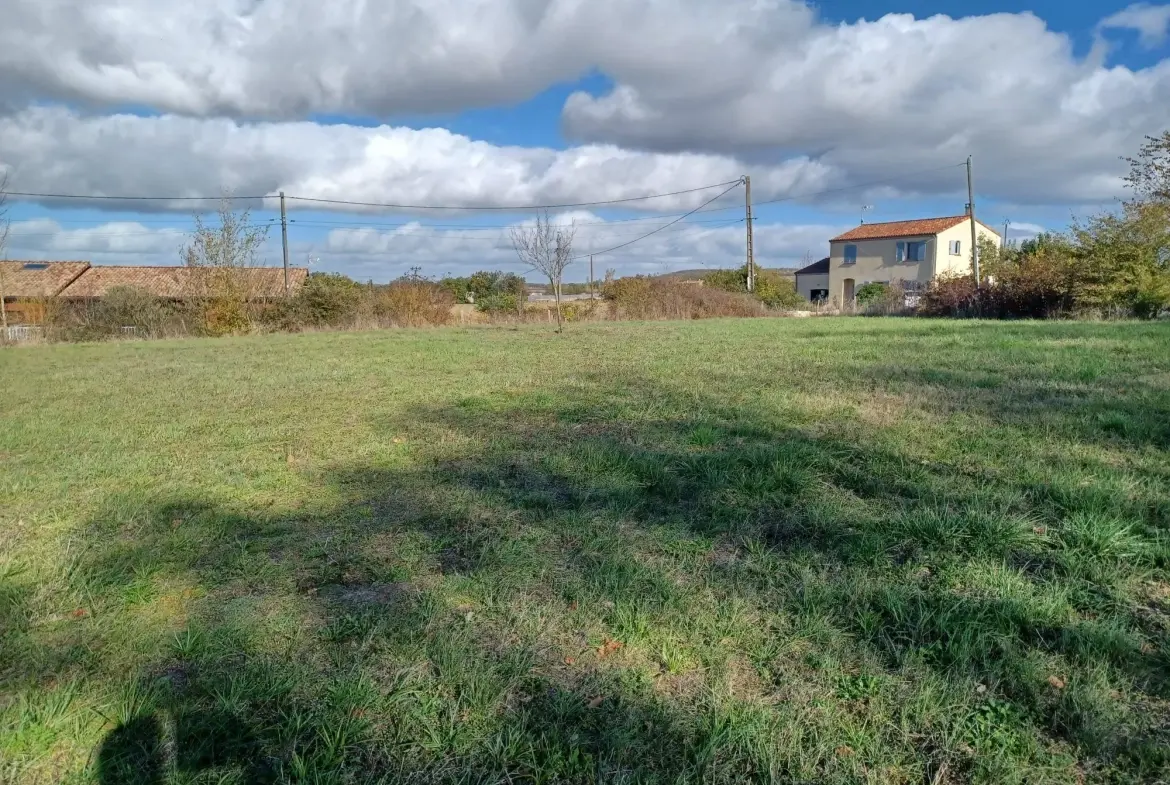 Terrain à bâtir de 904 m² à Lombers, proche de Réalmont, idéal pour construction 