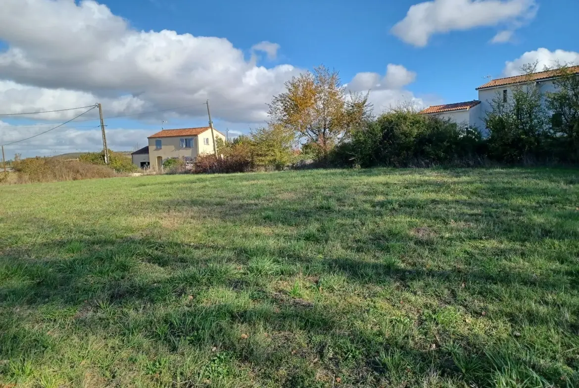 Terrain à bâtir de 904 m² à Lombers, proche de Réalmont, idéal pour construction 