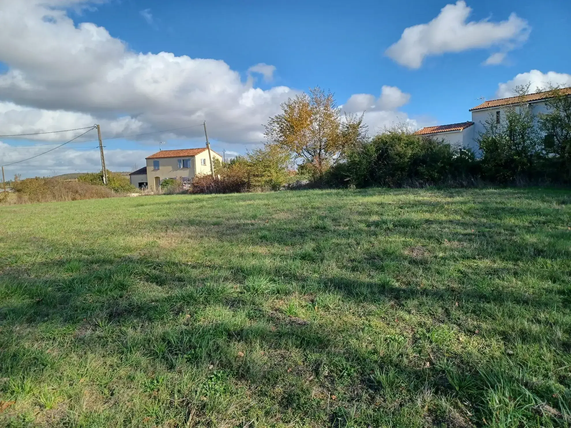 Terrain à bâtir de 904 m² à Lombers, proche de Réalmont, idéal pour construction 