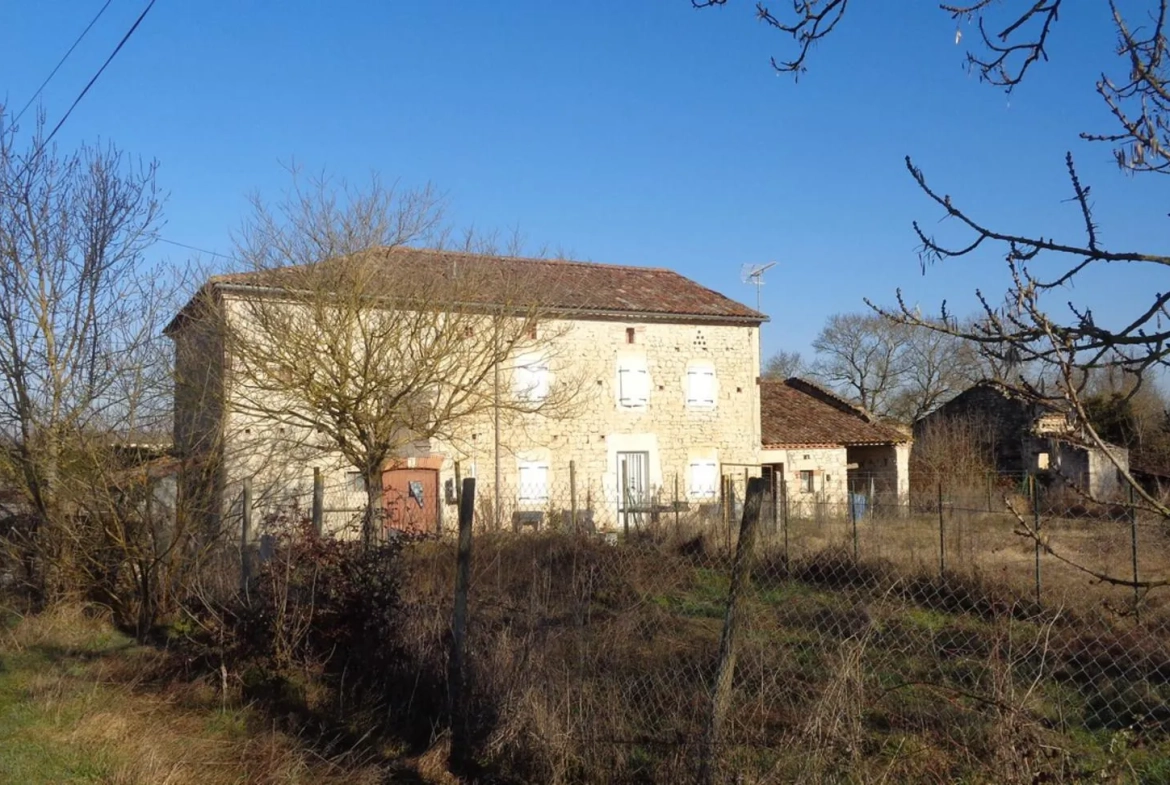 Fermette à rénover près d'Albi avec dépendances et terrain de 2564 m² 