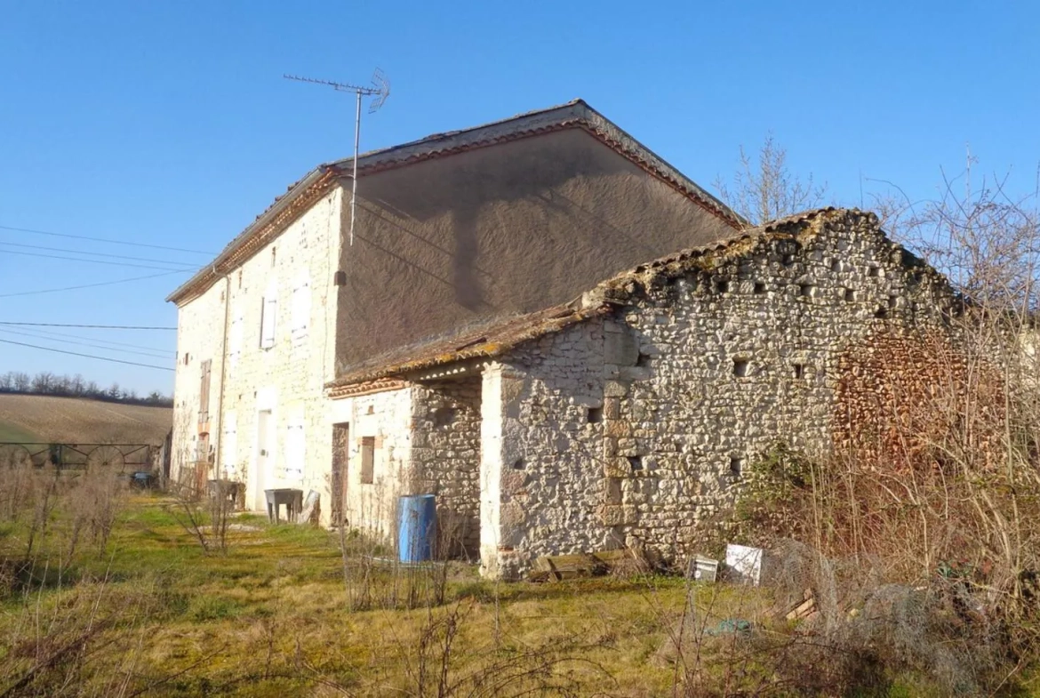 Fermette à rénover près d'Albi avec dépendances et terrain de 2564 m² 