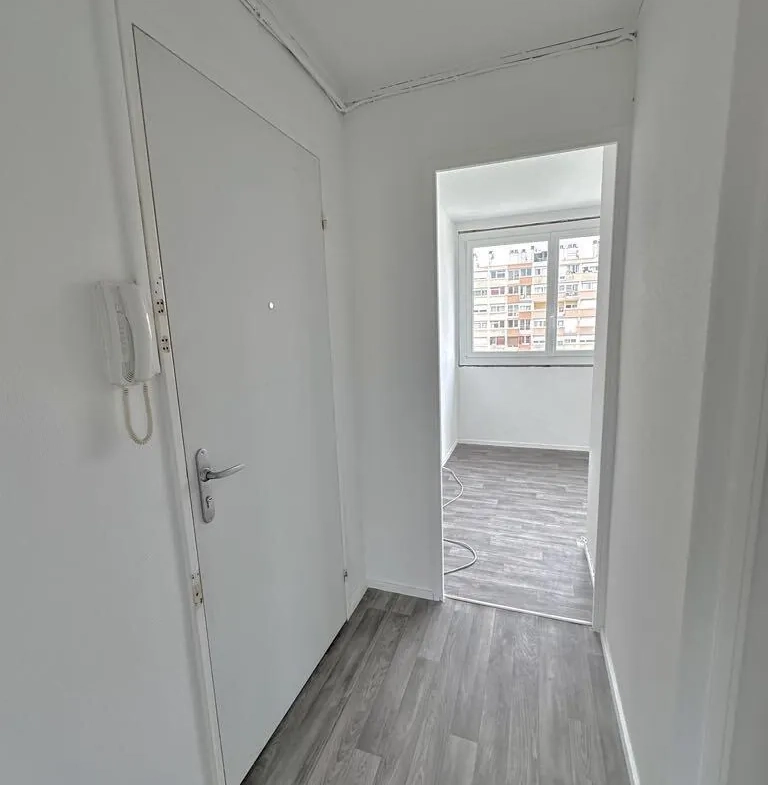 Vente d’un appartement T3 lumineux de 58 m² à Avon, rénové en 2025 avec cave et résidence sécurisée 