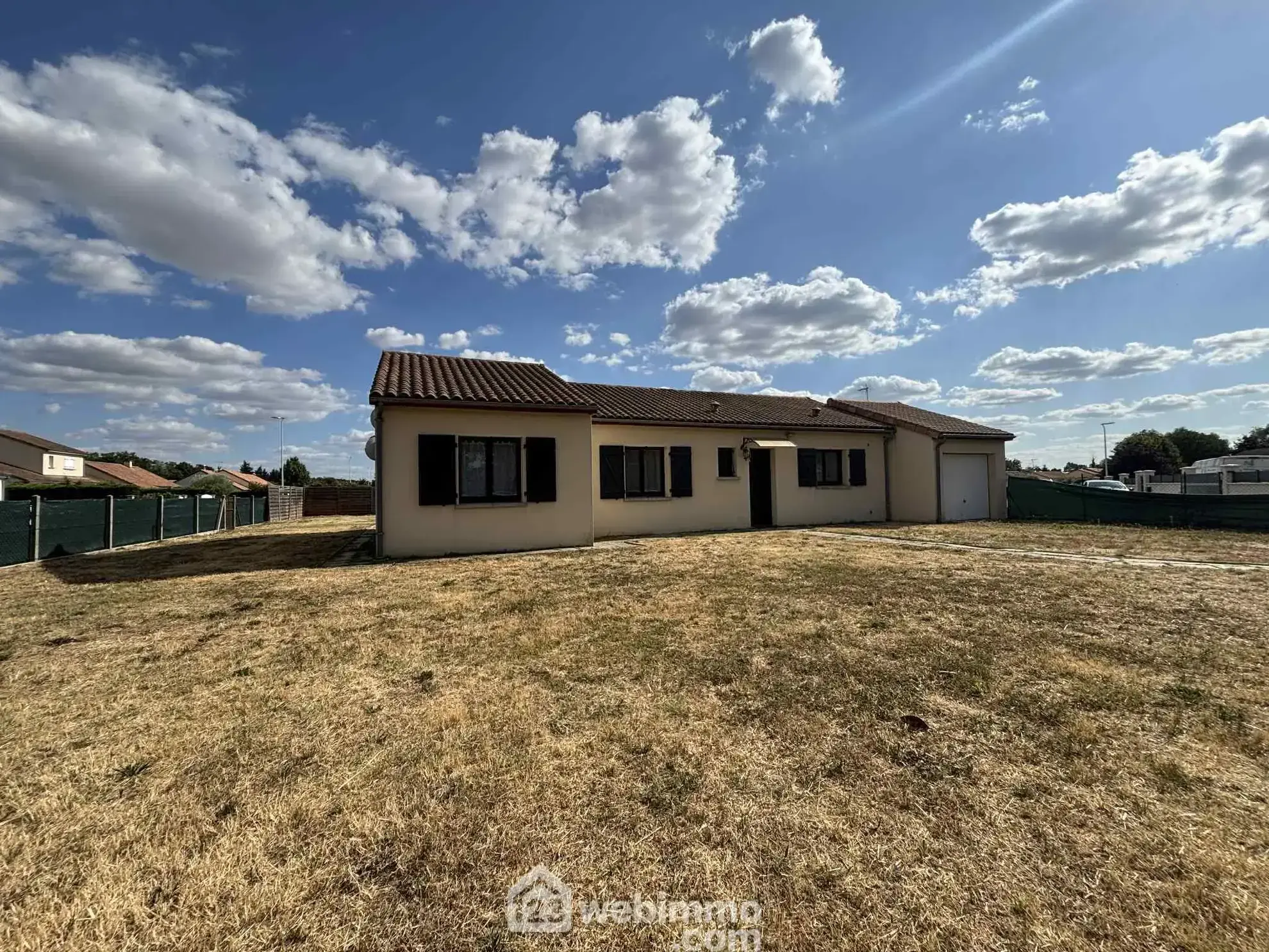 Maison de plain-pied de 97 m² à Ingrandes avec jardin et garage 
