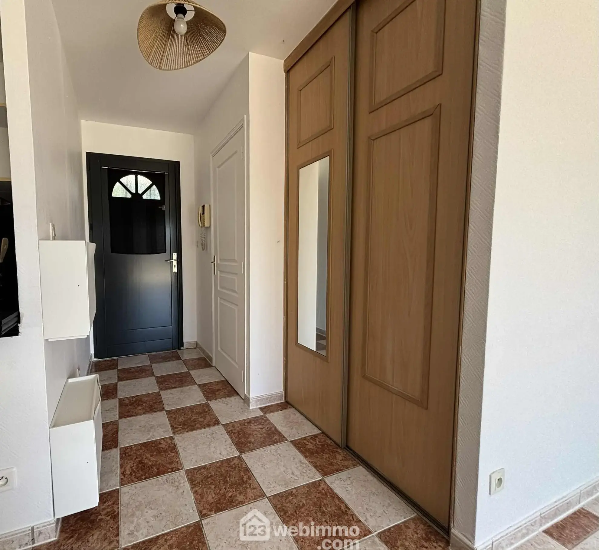 Maison de plain-pied de 97 m² à Ingrandes avec jardin et garage 
