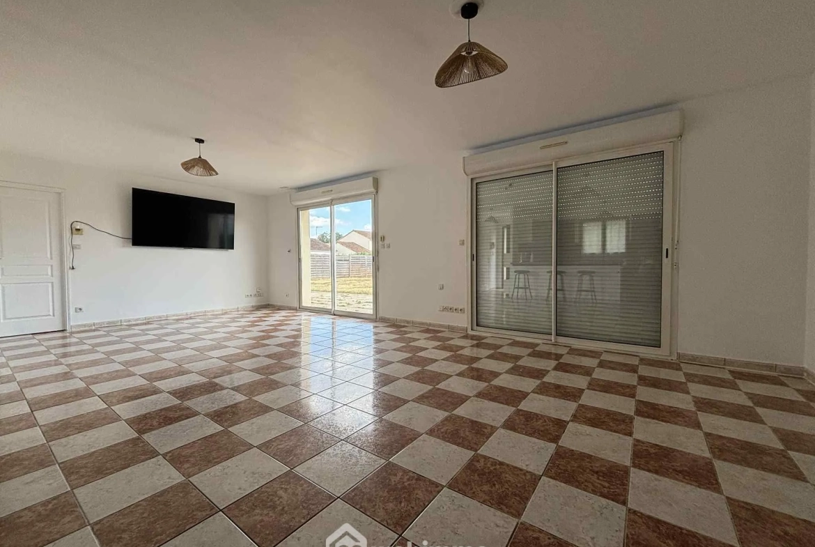 Maison de plain-pied de 97 m² à Ingrandes avec jardin et garage 