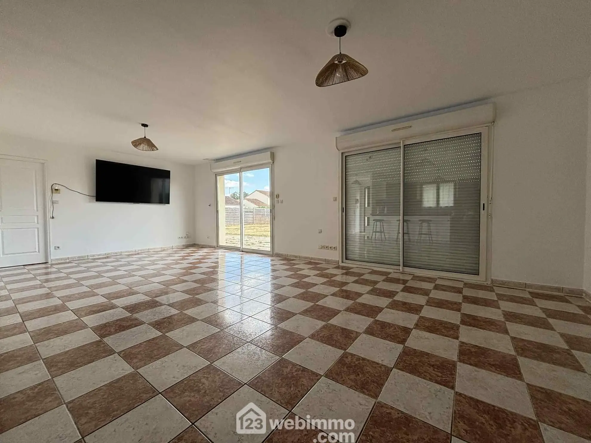 Maison de plain-pied de 97 m² à Ingrandes avec jardin et garage 
