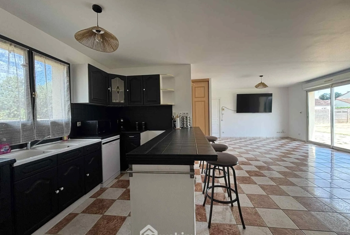 Maison de plain-pied de 97 m² à Ingrandes avec jardin et garage 