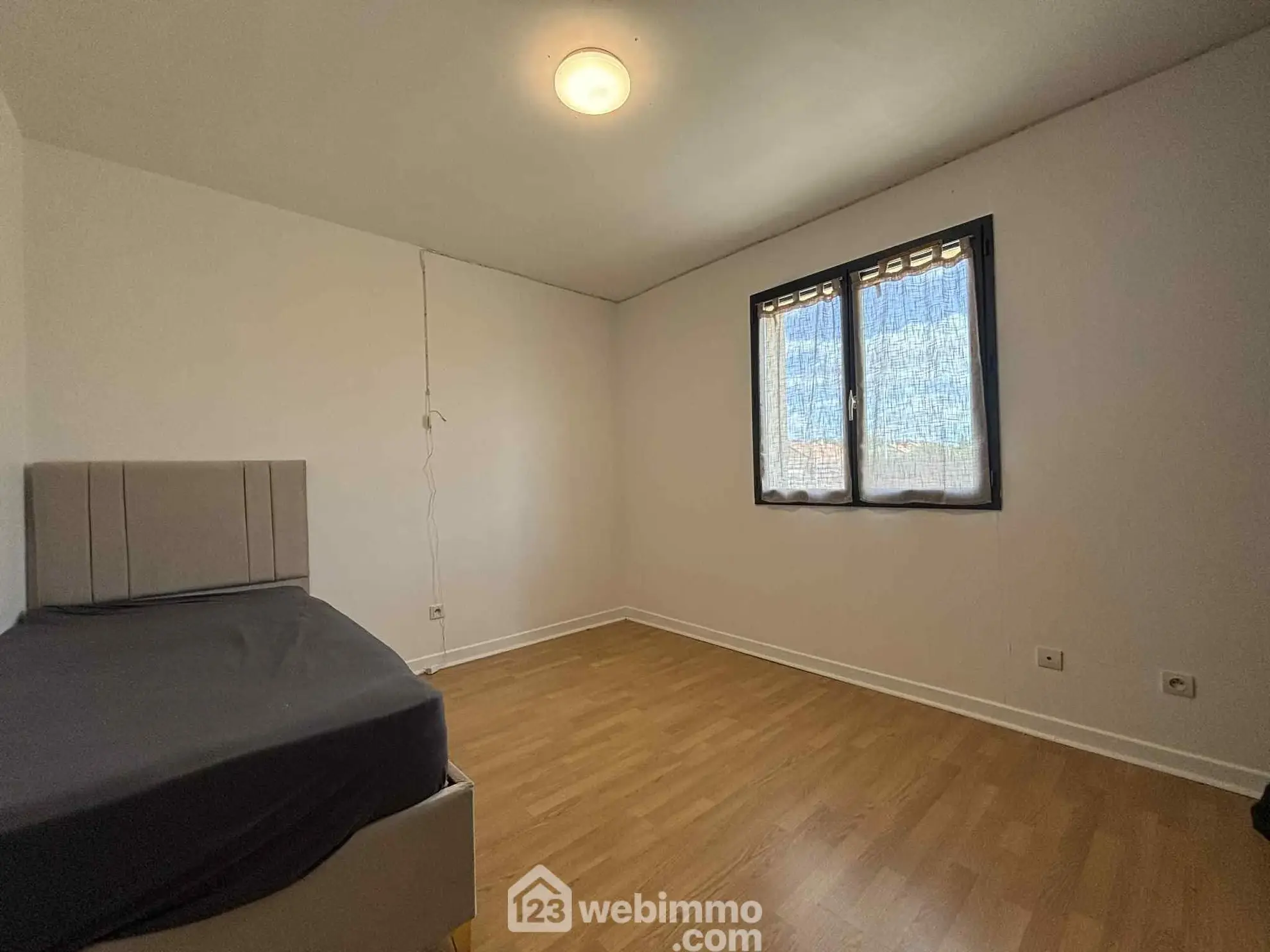 Maison de plain-pied de 97 m² à Ingrandes avec jardin et garage 