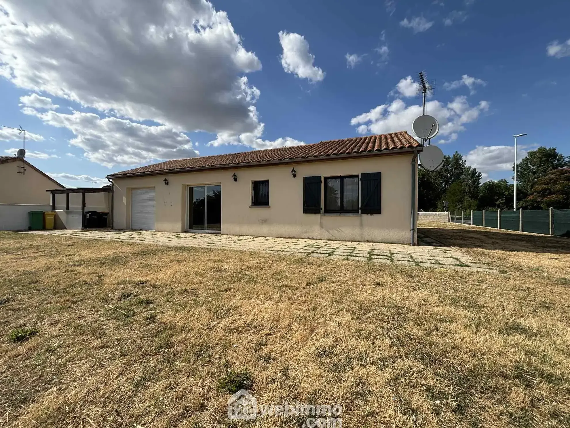 Maison de plain-pied de 97 m² à Ingrandes avec jardin et garage 