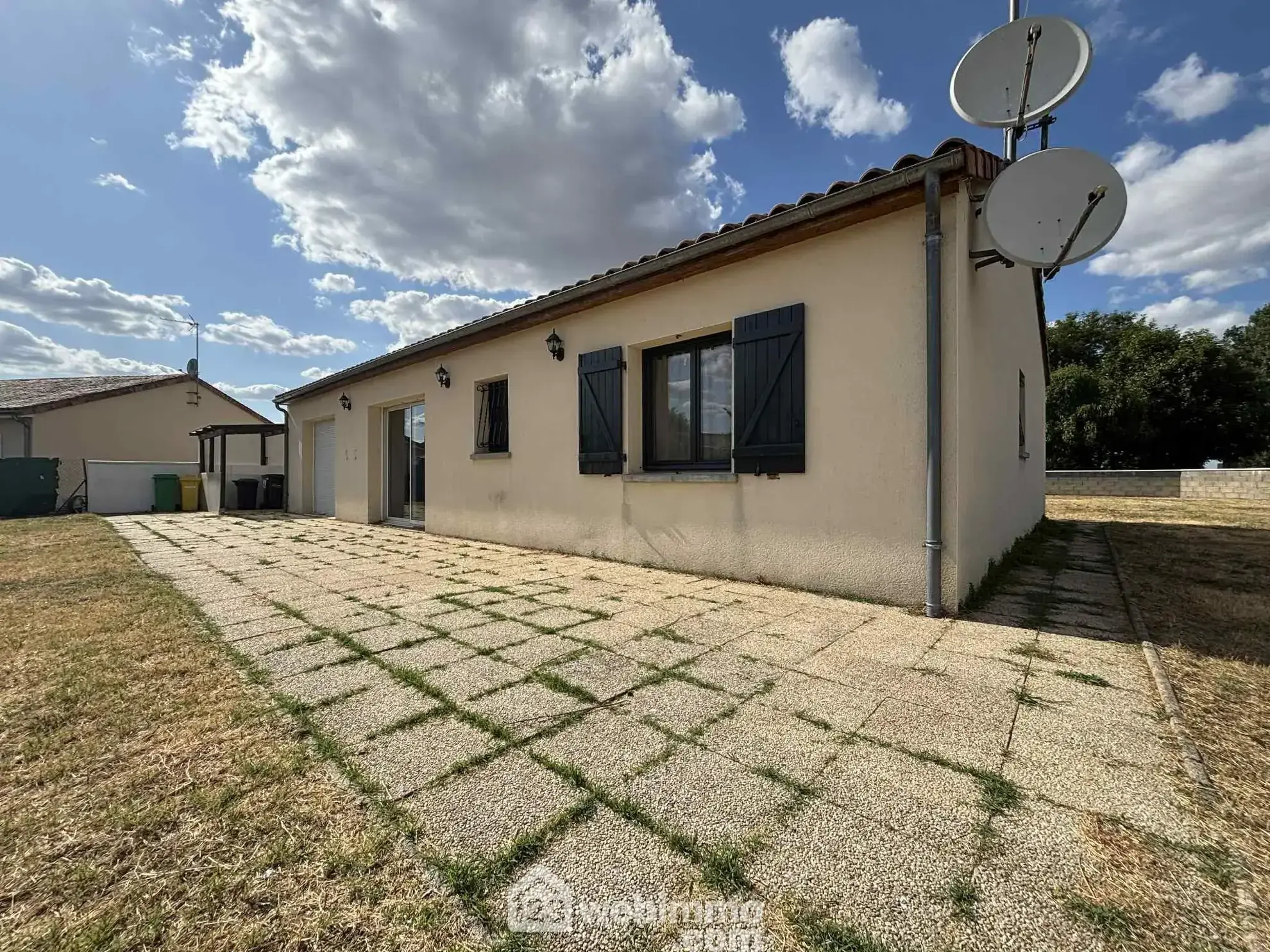 Maison de plain-pied de 97 m² à Ingrandes avec jardin et garage 