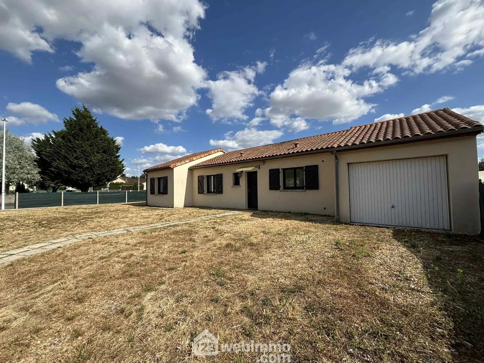 Maison de plain-pied de 97 m² à Ingrandes avec jardin et garage 