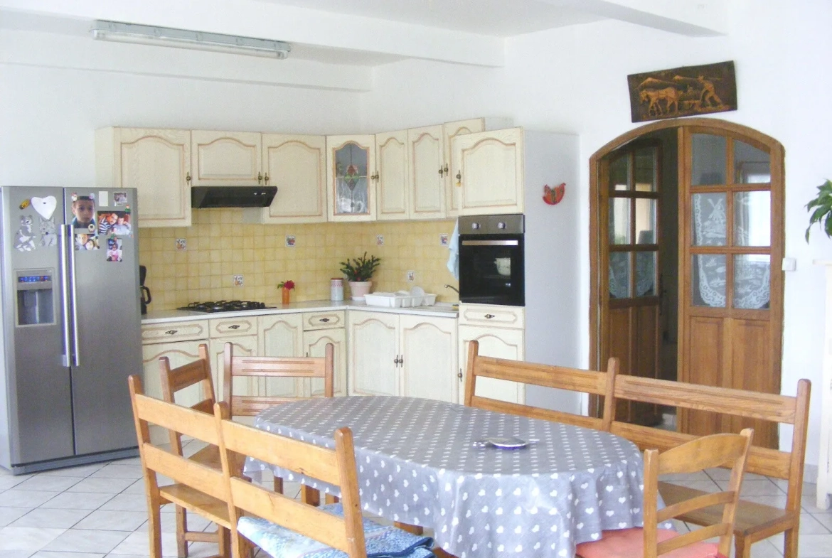 Grande maison rénovée avec 8 chambres près des châteaux de la Loire à Luçay-le-Mâle 