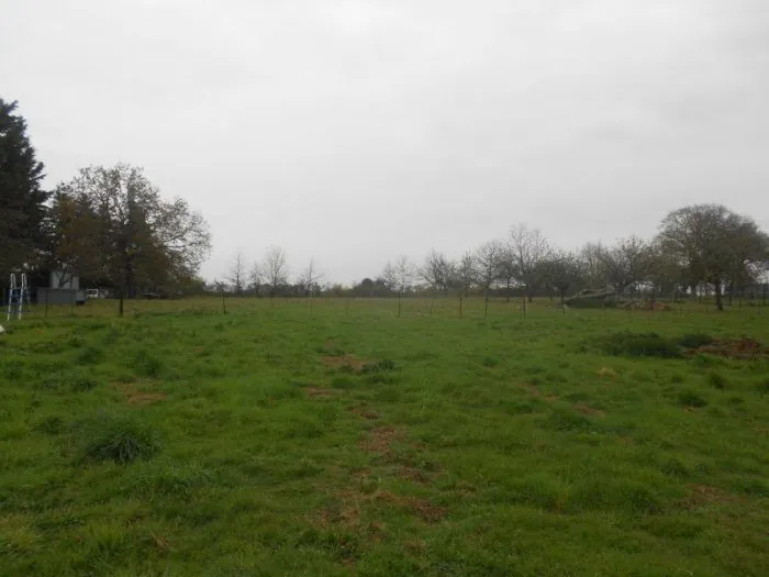 Terrain constructible de 678 m² à Saint-Jean-du-Cardonnay, proche Rouen 