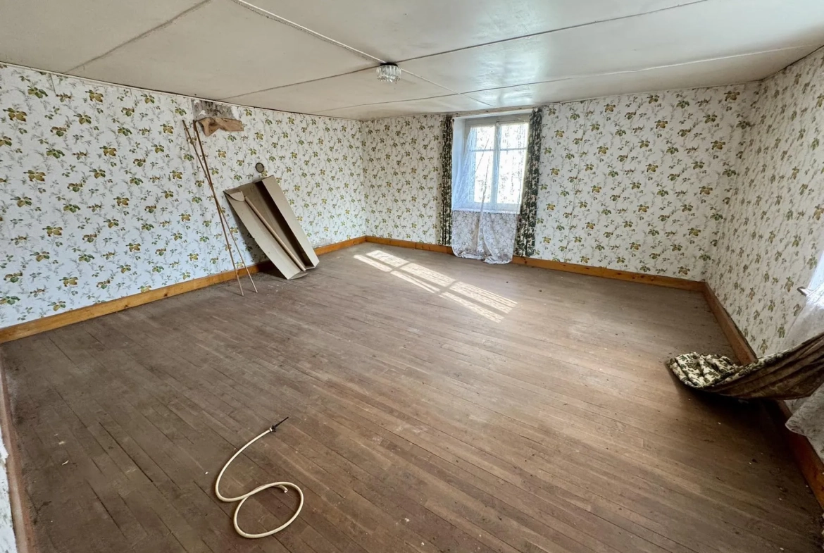 Ancien corps de ferme à rénover à 15 min d'Épinal avec grand potentiel 