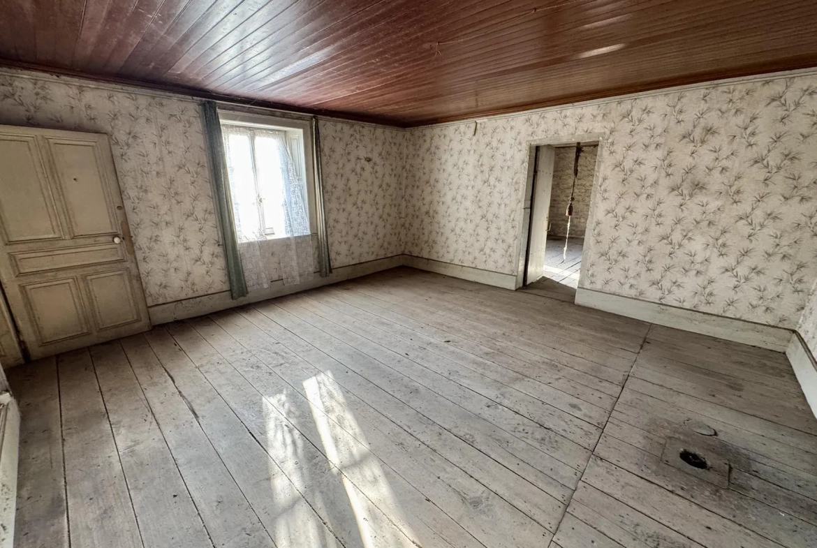 Ancien corps de ferme à rénover à 15 min d'Épinal avec grand potentiel 