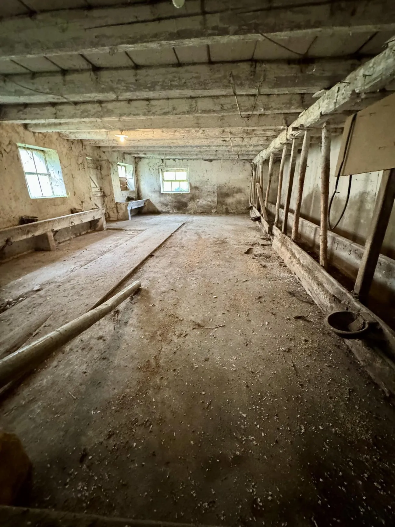 Ancien corps de ferme à rénover à 15 min d'Épinal avec grand potentiel 