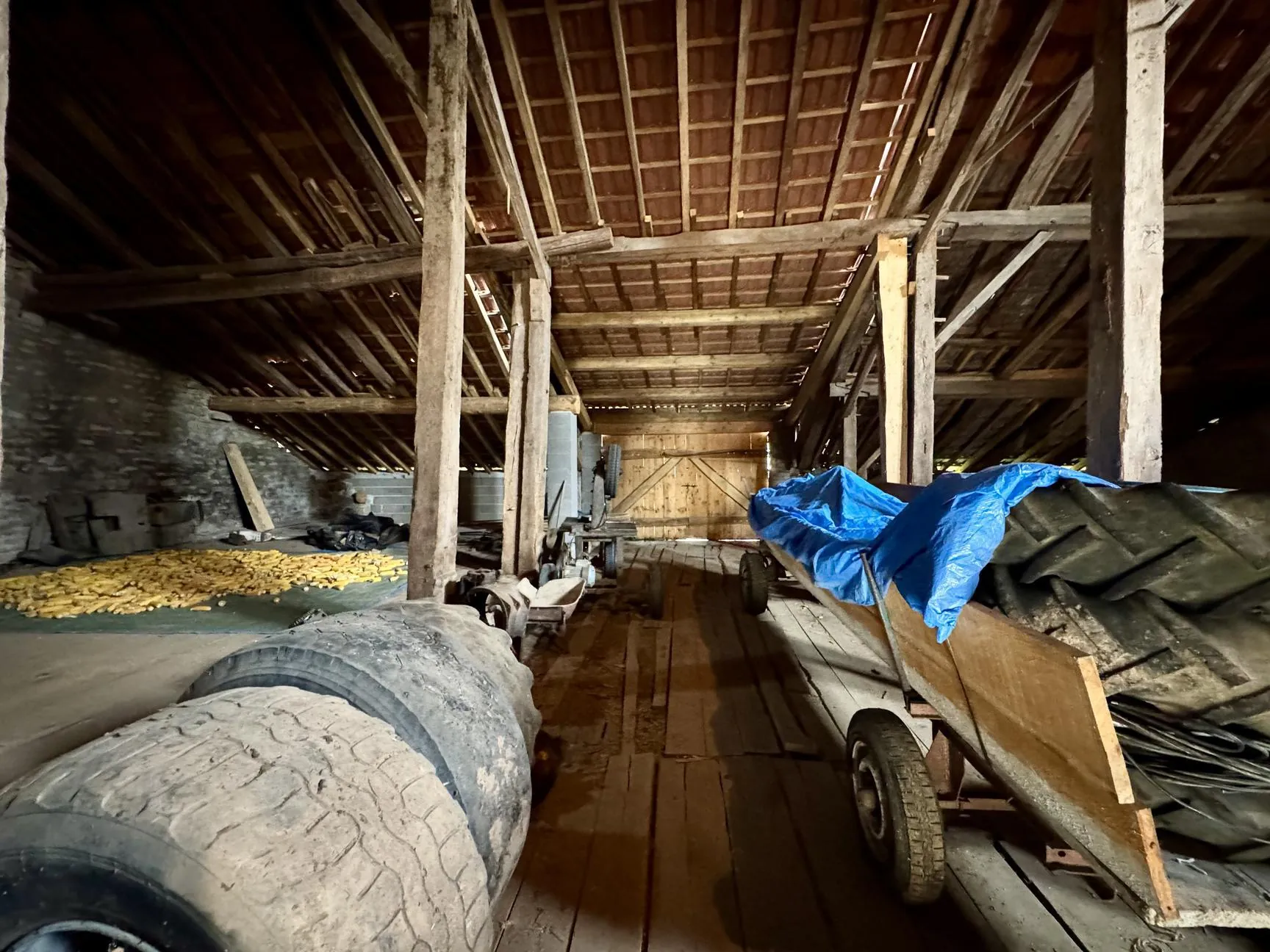 Ancien corps de ferme à rénover à 15 min d'Épinal avec grand potentiel 